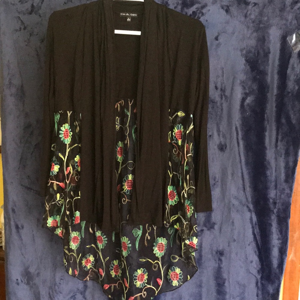 Kim & Cami very pretty dress up dress down cardigan